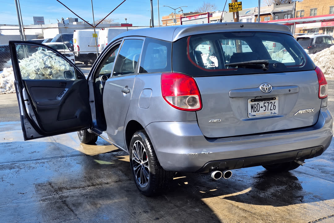 TOYOTA MATRIX 2004 MODEL